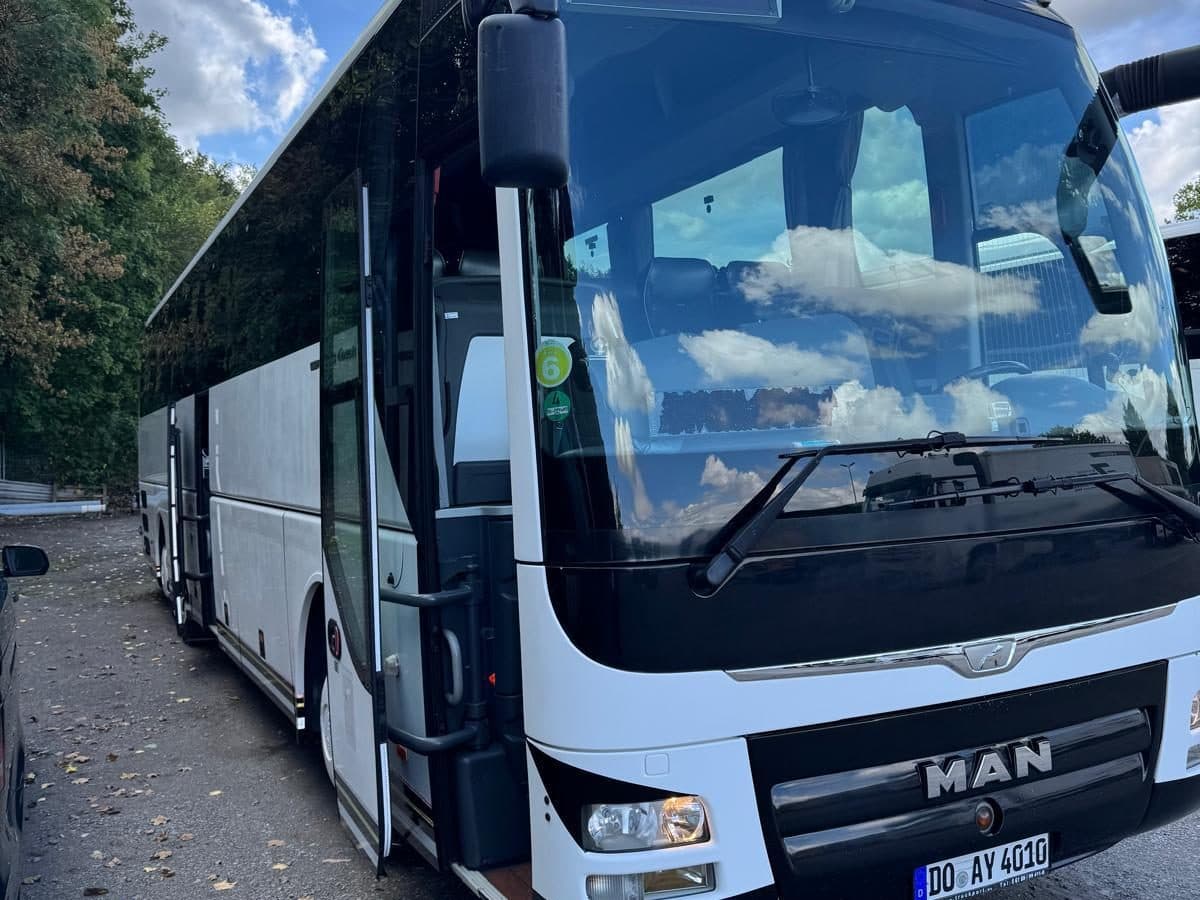 MAN Fernreisebus DO AY 4010 von Big Bus Europa in der Frontansicht