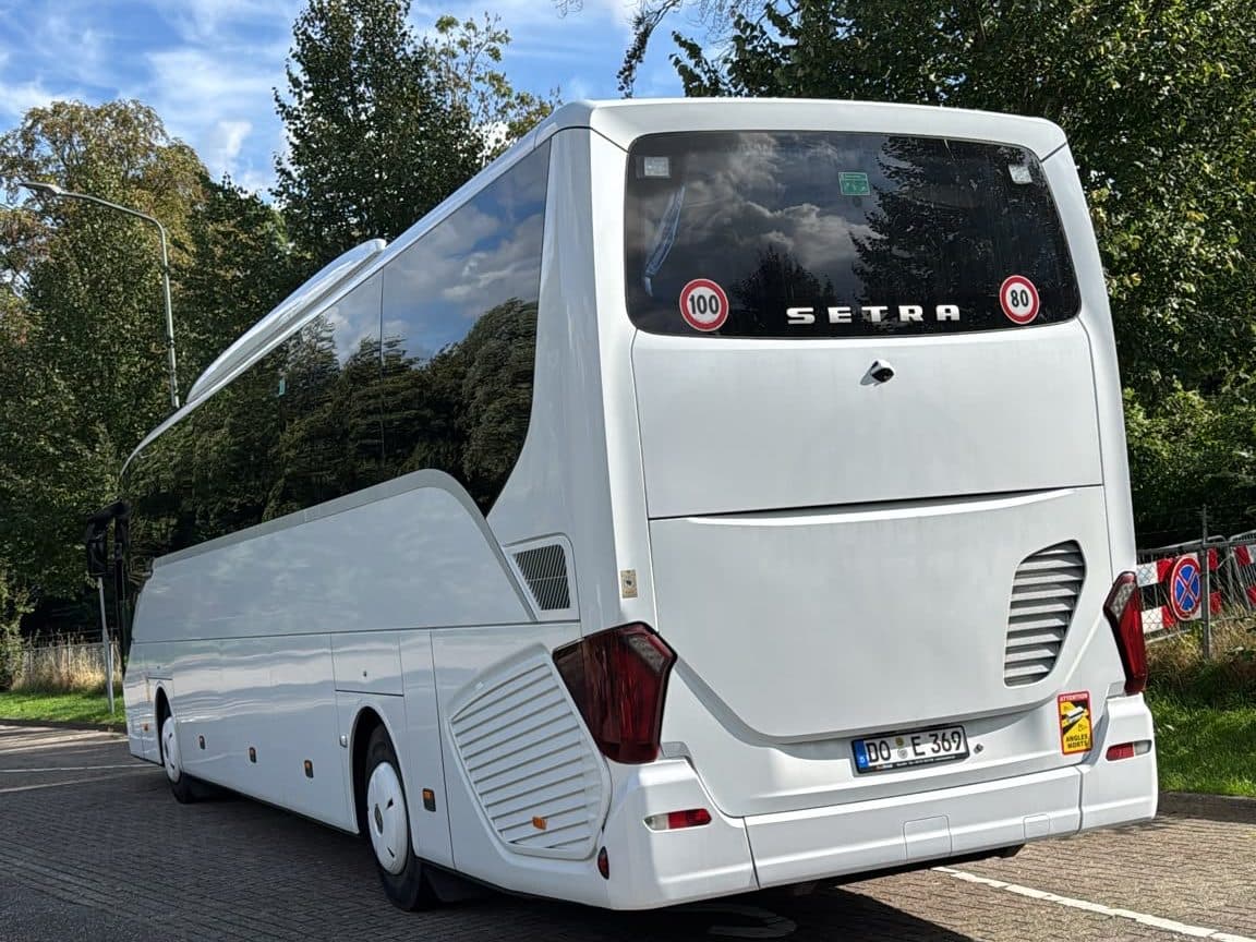 Heckansicht des Setra Fernreisebusses DO E 369