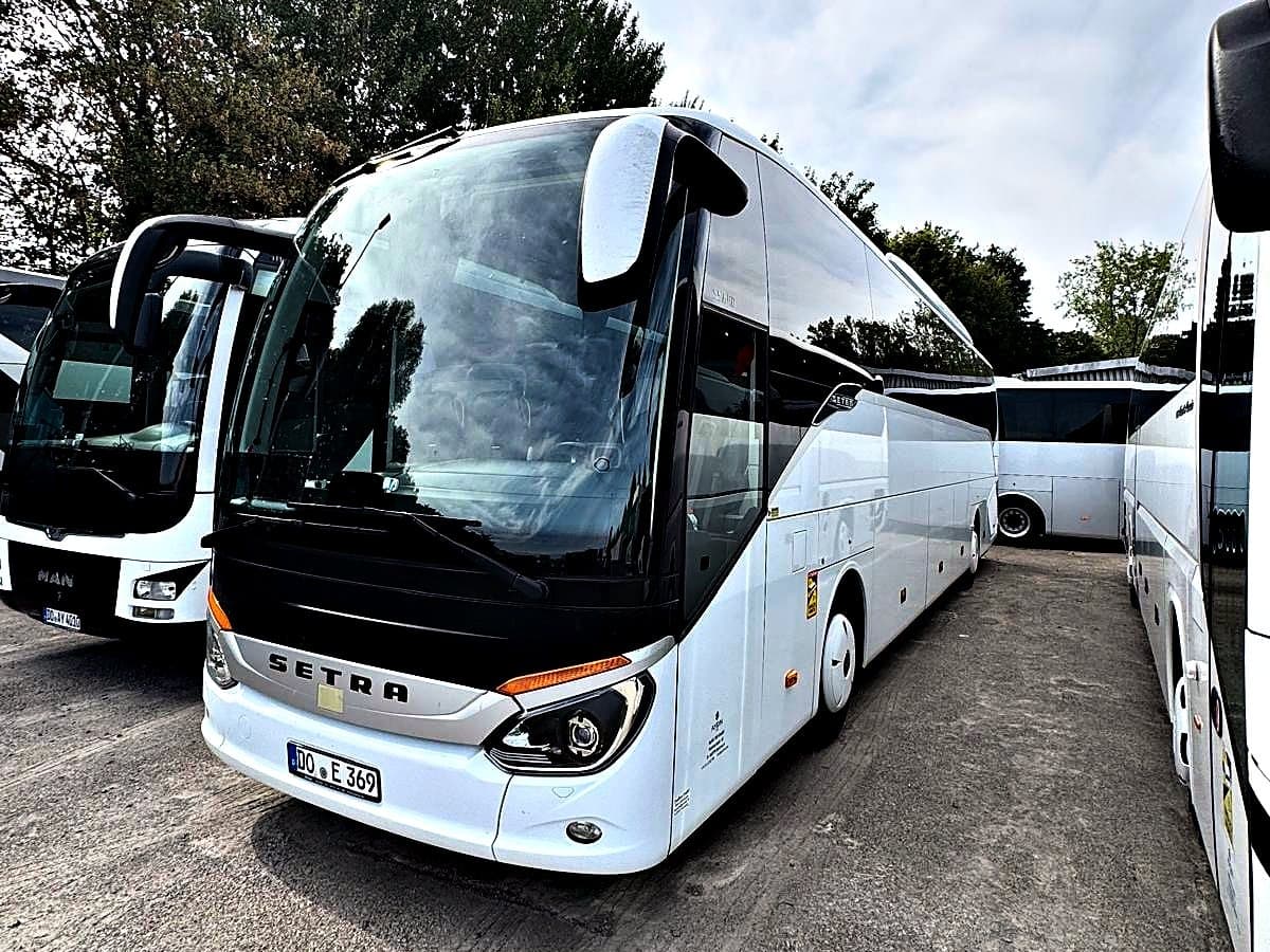 Setra Fernreisebus mit Kennzeichen DO E 369 auf dem Betriebshof von Big Bus Europa